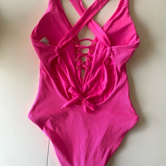 NWOT BECCA Women's Standard Modern Edge One Piece Swimsuit - Picture 9 of 14